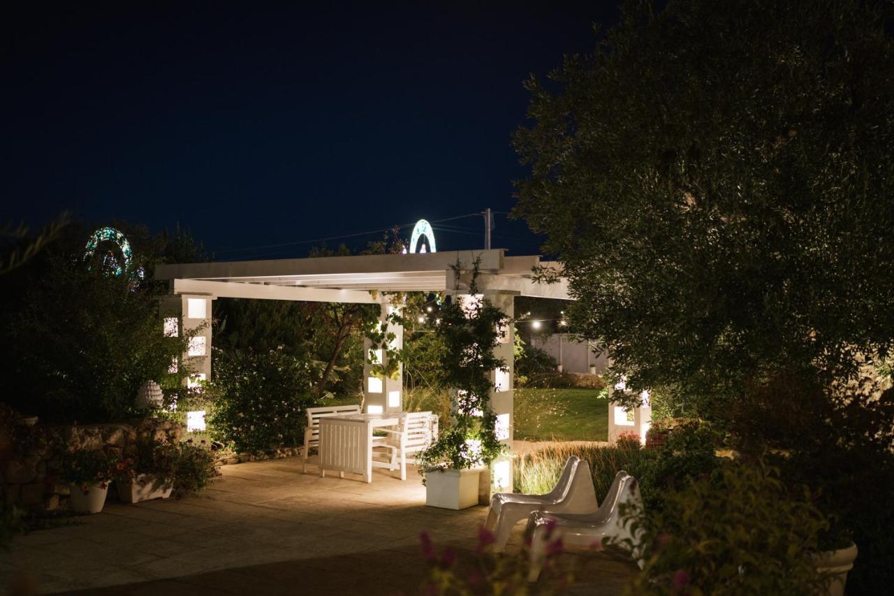 Prestigiosa Villa Con Piscina Condominiale Monopoli Zewnętrze zdjęcie